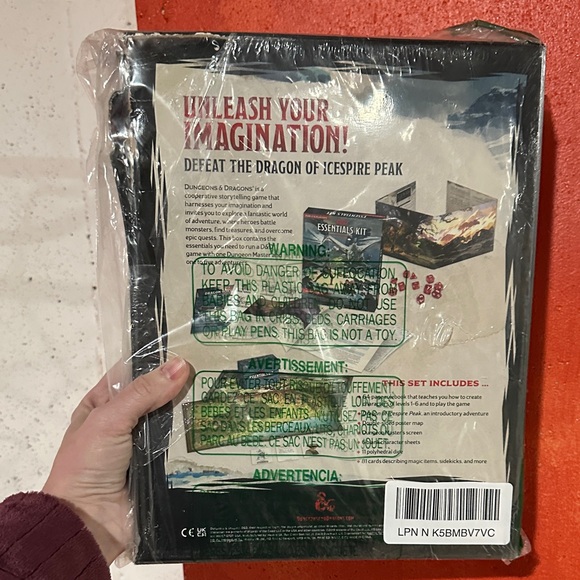 Dungeons & Dragons Essentials Kit - Picture 3 of 7